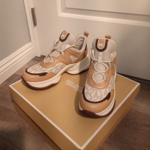 Michael Kors Shoe